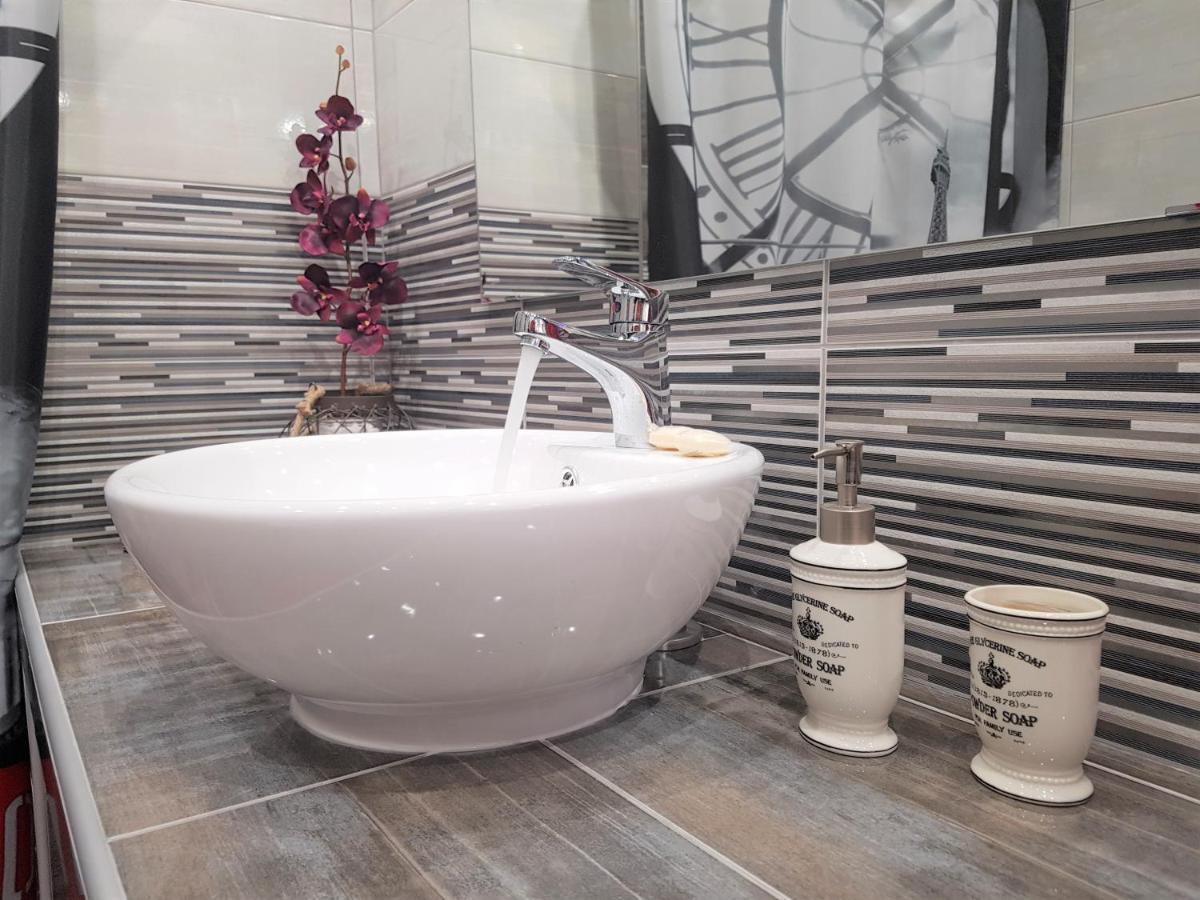 Betty'S Central Suite Dedeağaç Dış mekan fotoğraf